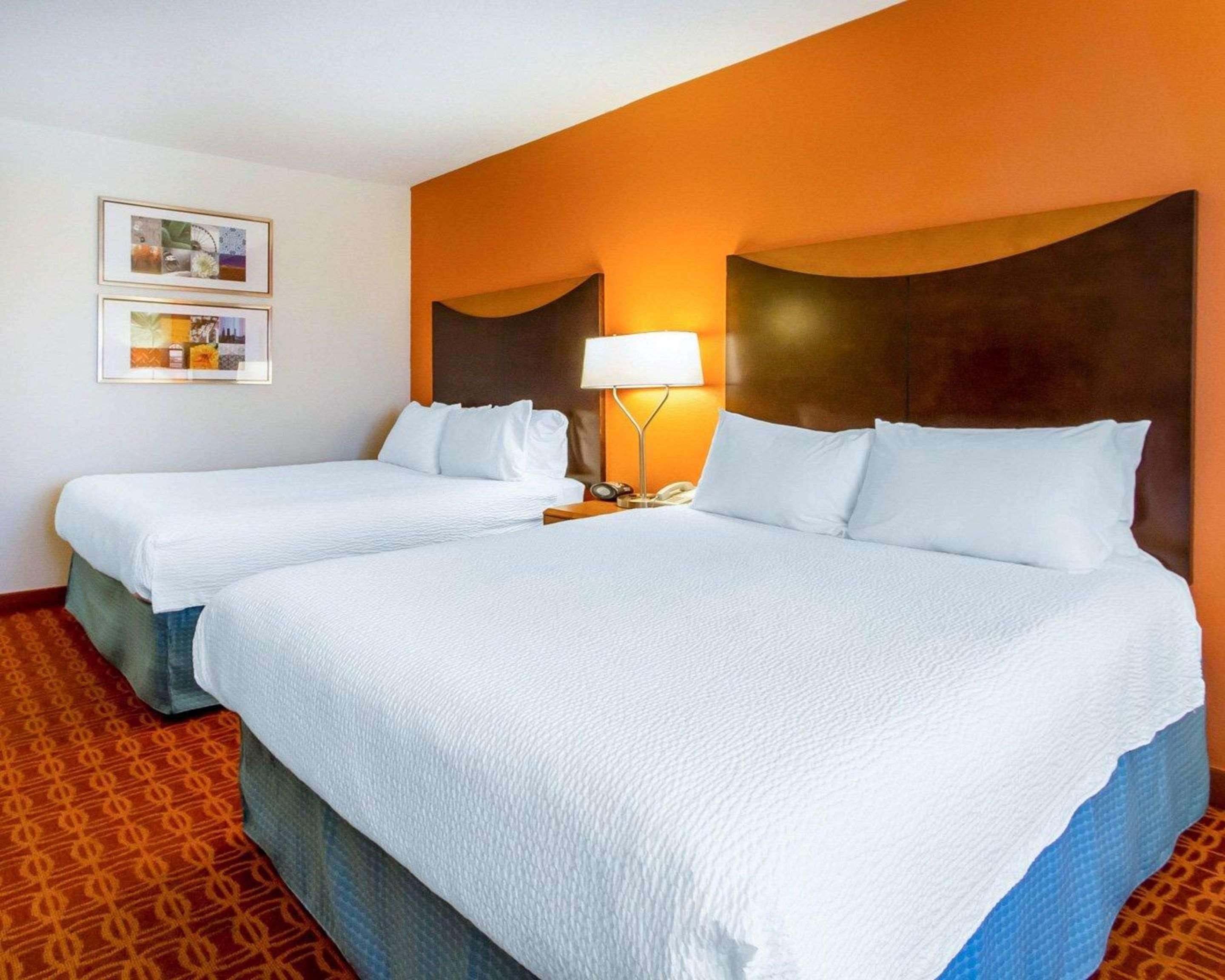 Quality Inn & Suites Keokuk North Buitenkant foto