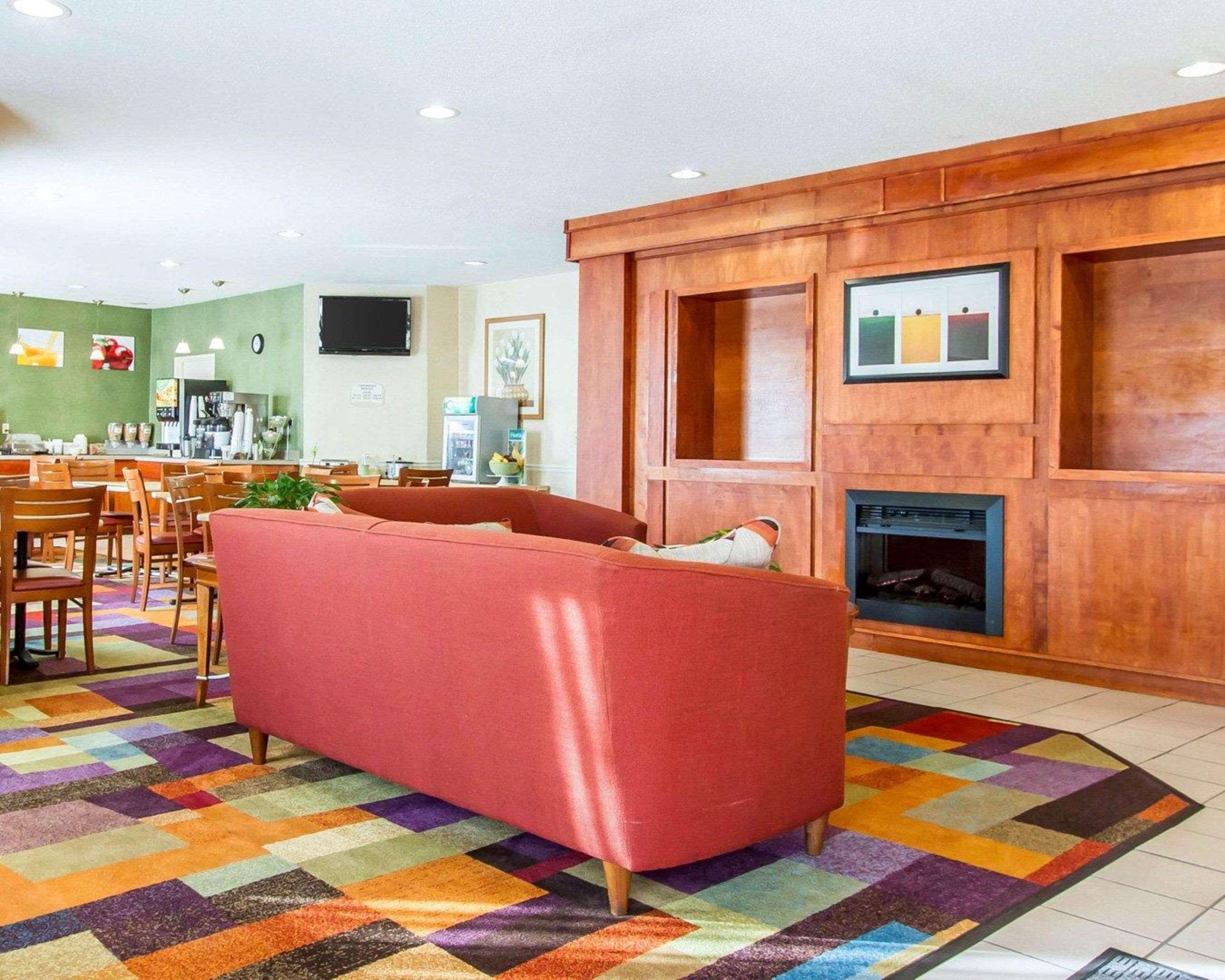 Quality Inn & Suites Keokuk North Buitenkant foto