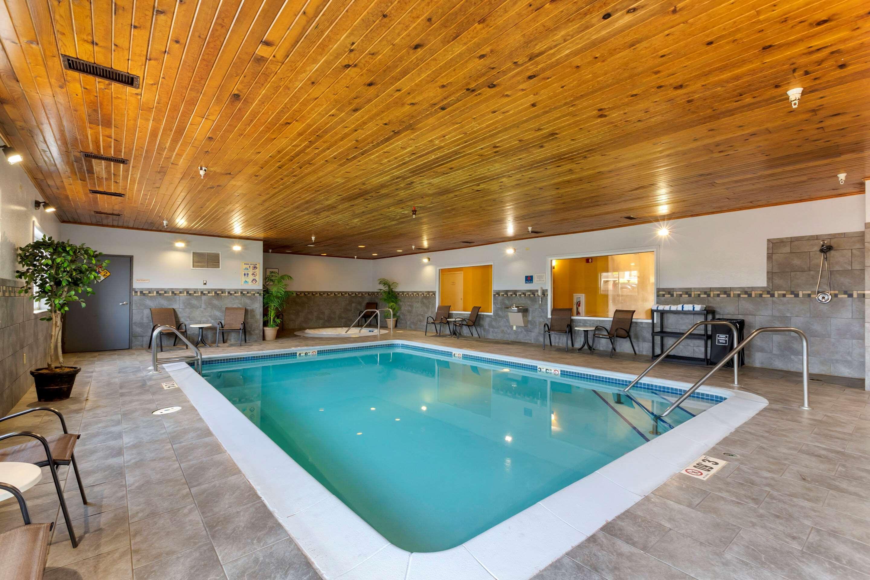 Quality Inn & Suites Keokuk North Buitenkant foto