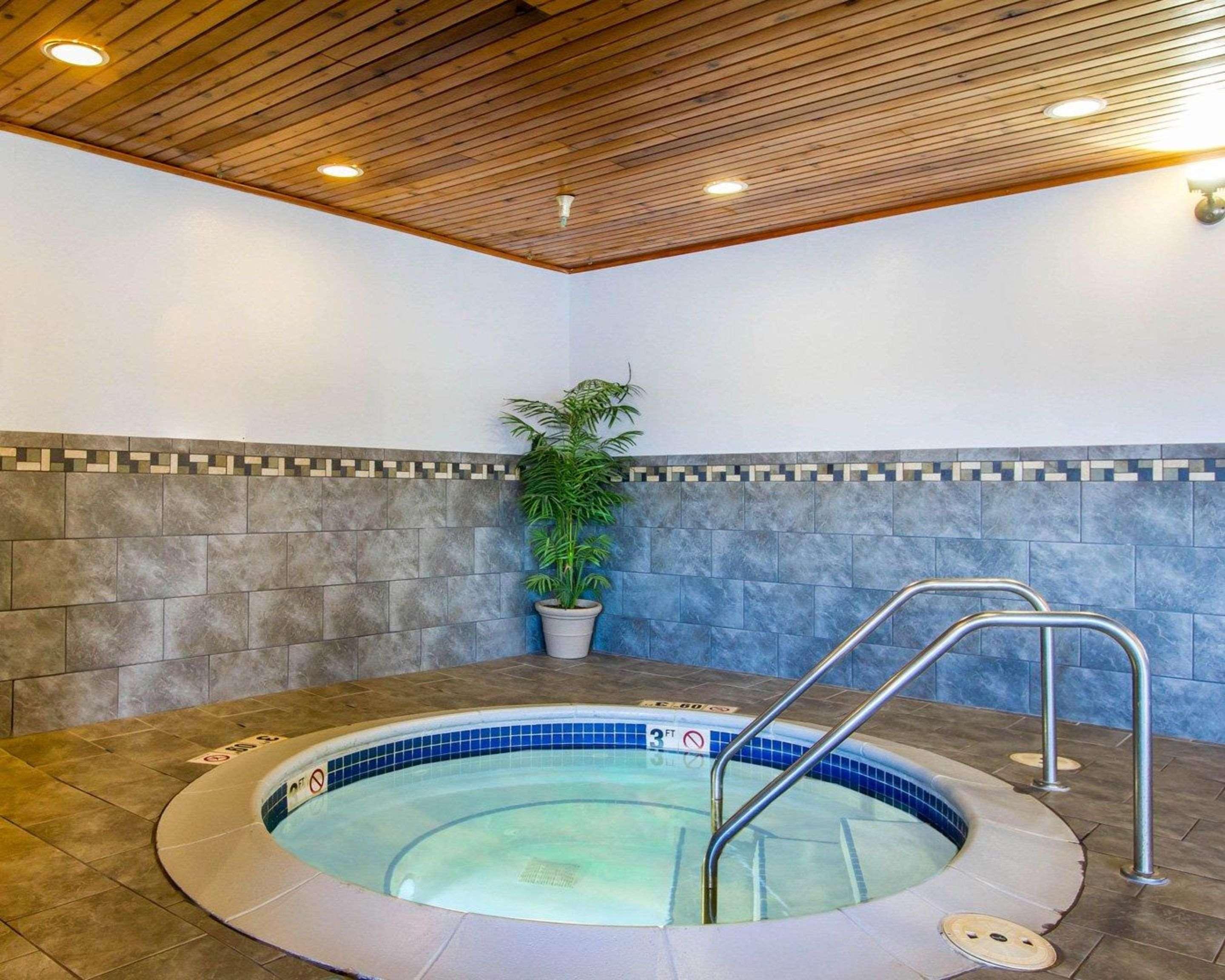 Quality Inn & Suites Keokuk North Buitenkant foto