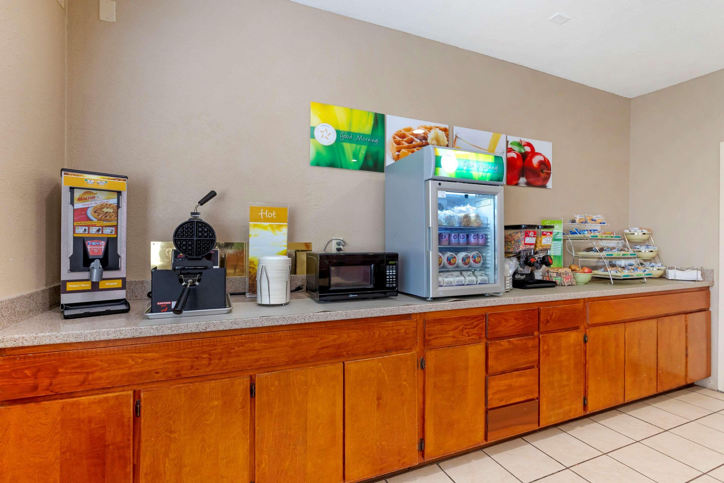 Quality Inn & Suites Keokuk North Buitenkant foto